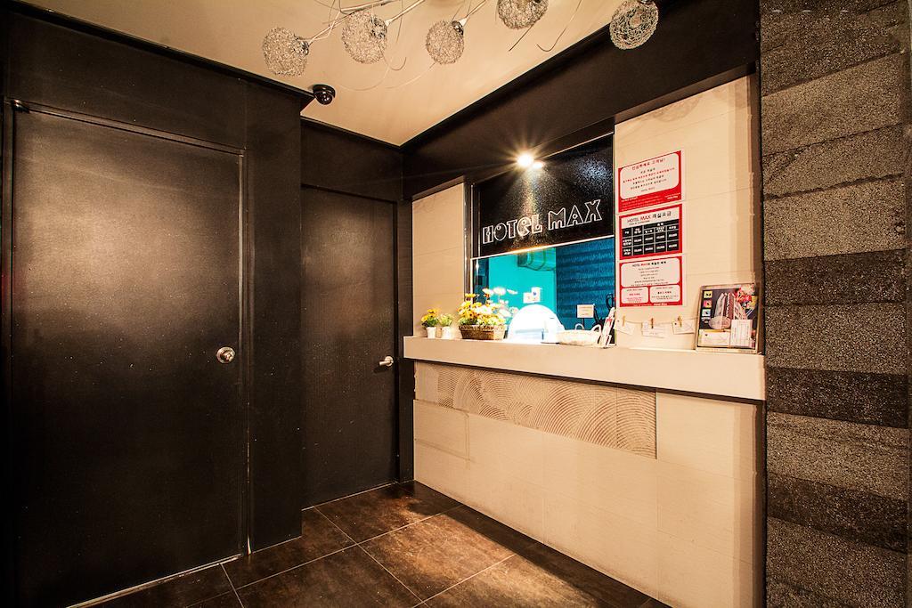 Max Hotel Теджън Екстериор снимка
