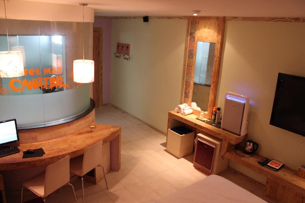 Max Hotel Теджън Екстериор снимка