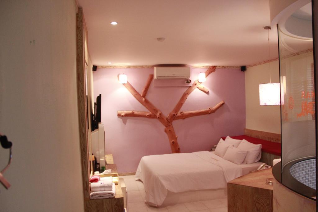 Max Hotel Теджън Екстериор снимка