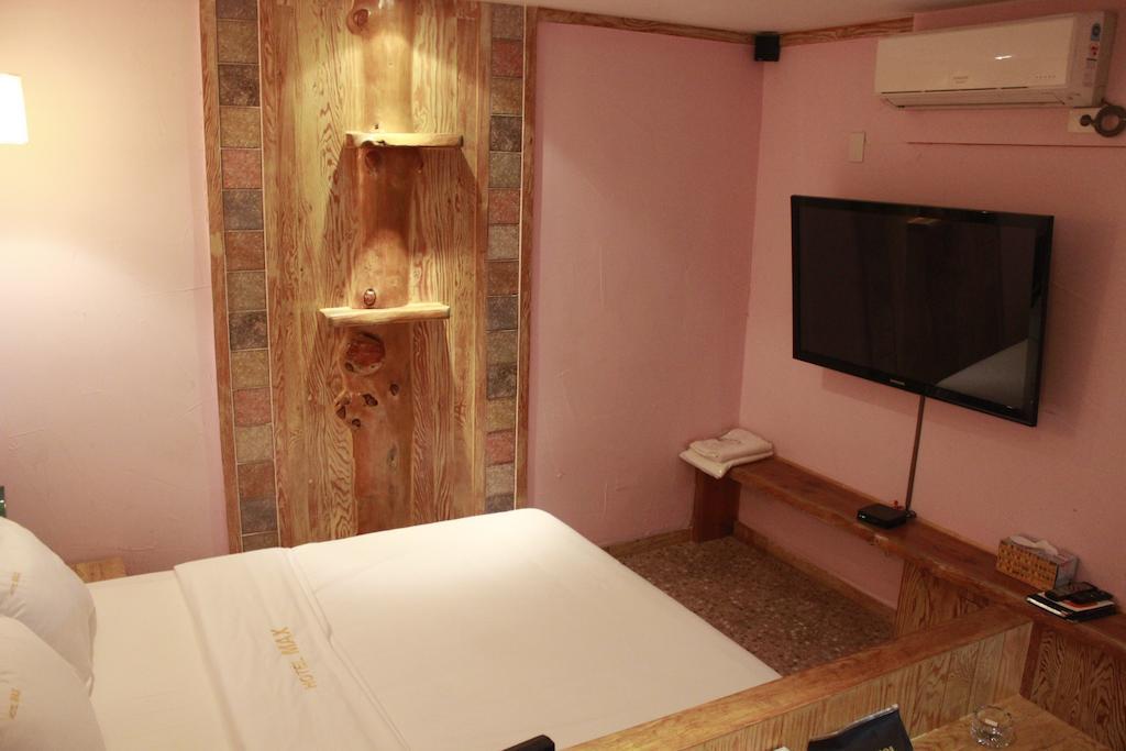 Max Hotel Теджън Екстериор снимка