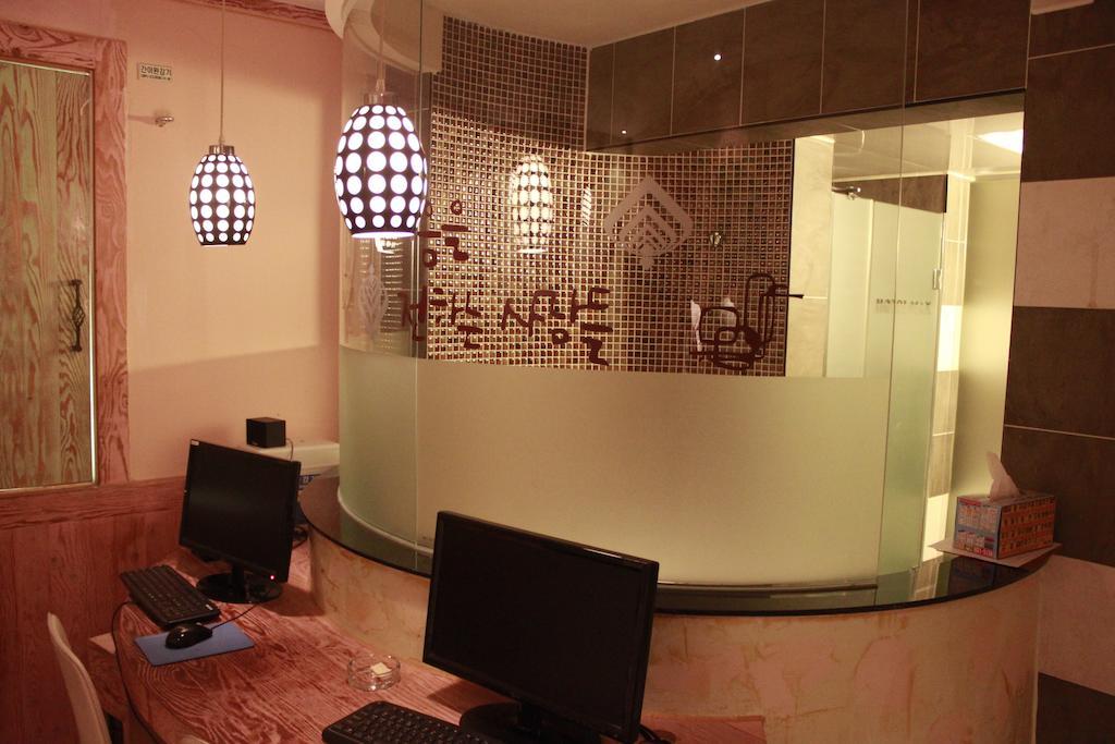 Max Hotel Теджън Екстериор снимка