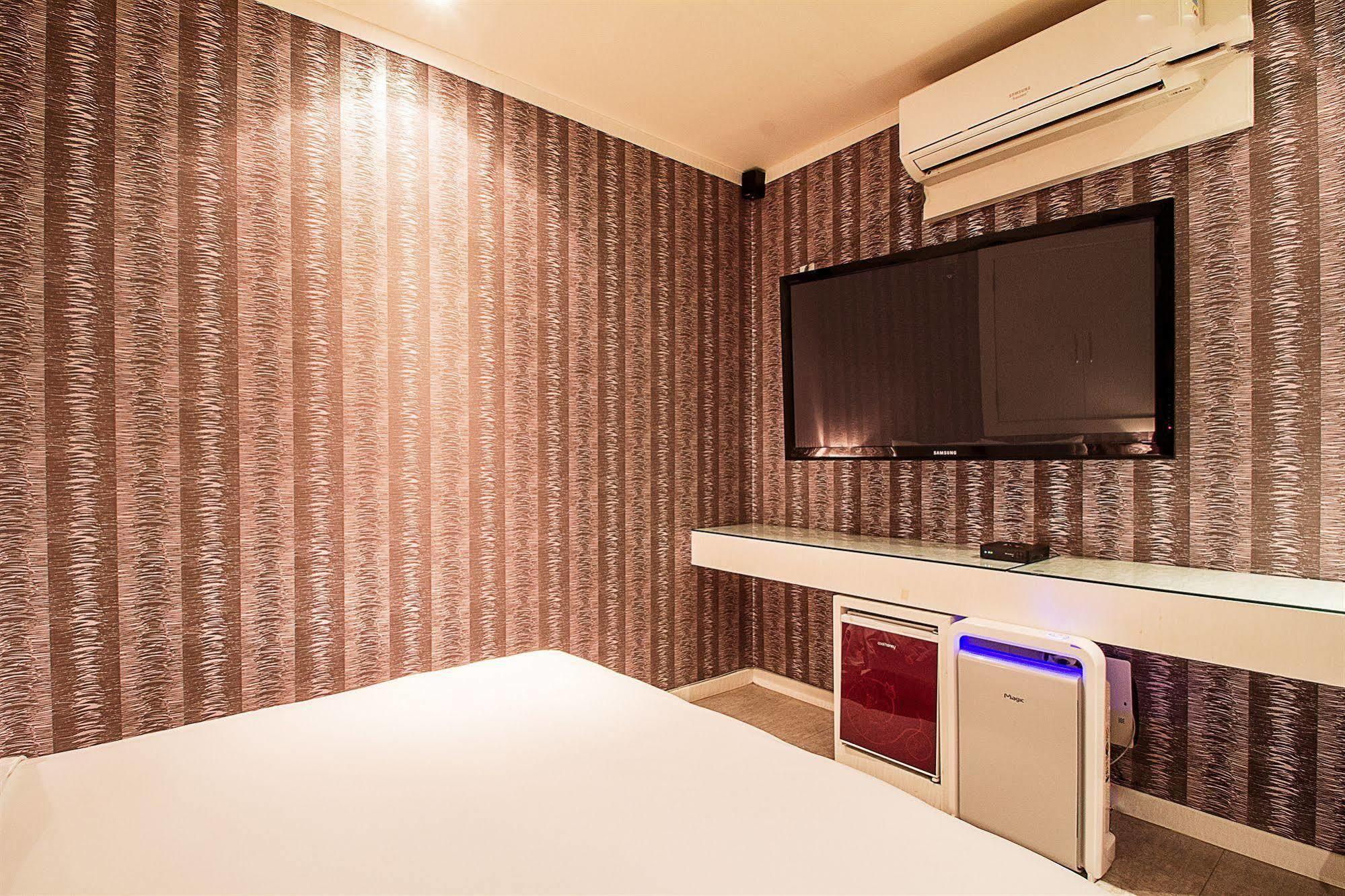 Max Hotel Теджън Екстериор снимка