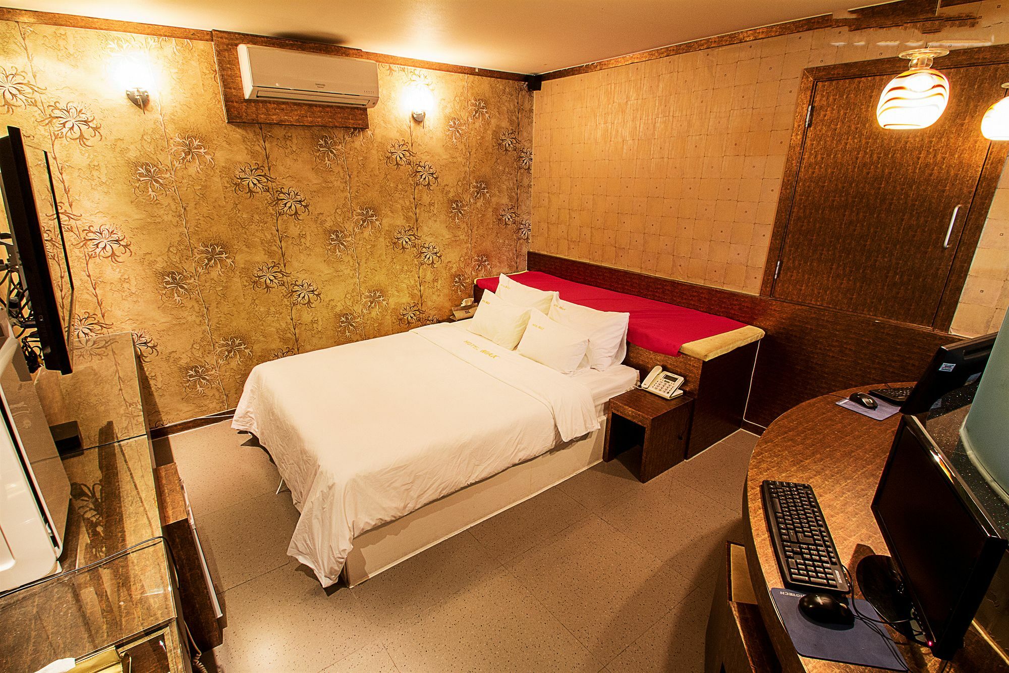 Max Hotel Теджън Екстериор снимка